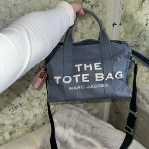 Marc Jacob’s blue tote bag